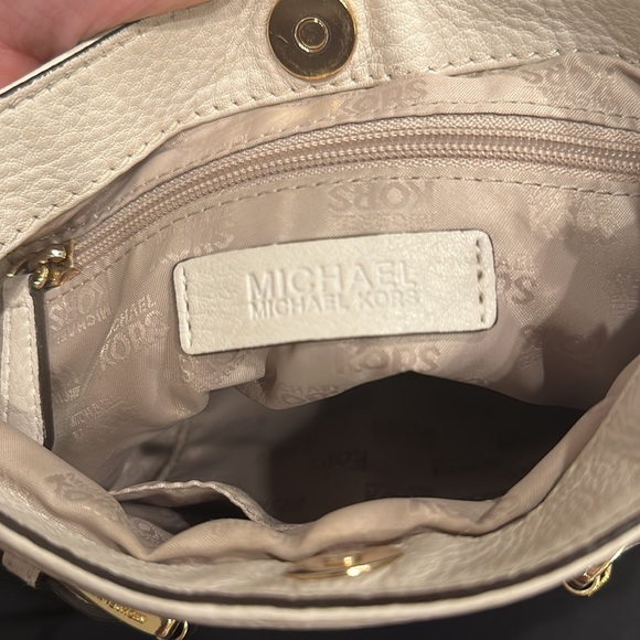 Michael Kors Cross Bag - Picture 3 of 4